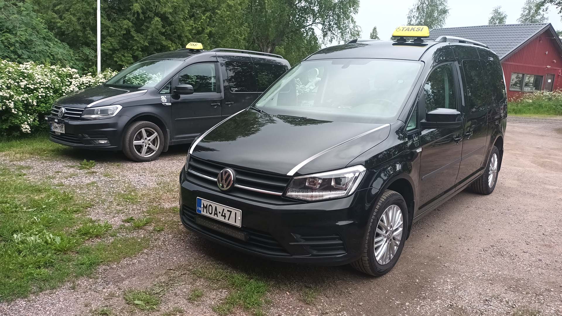 Volkswagen Caddy, Henkilömäärä: 6+1, 4+pyörätuoli tai 2+paarit.