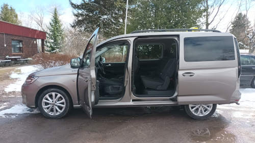 Volkswagen Caddy, Henkilömäärä: 6+1, 4+pyörätuoli tai 2+paarit.
